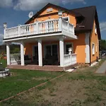 Freistehendes Orange Fuer 10 Personen By Interhome Nowe Warpno