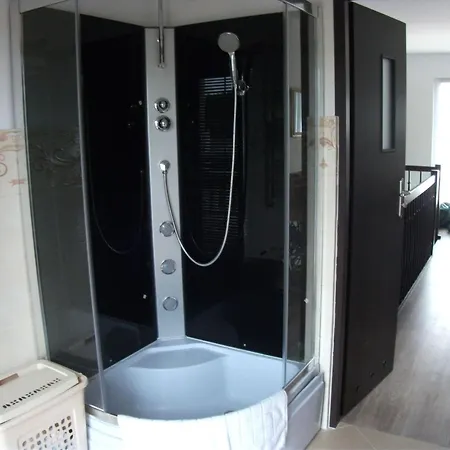 Freistehendes Orange Fuer 10 Personen By Interhome Nowe Warpno